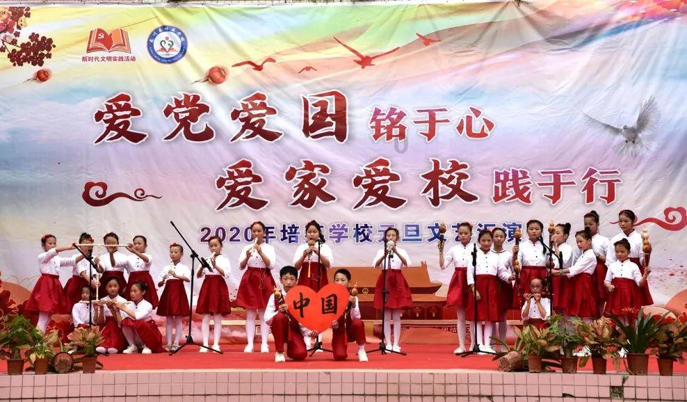 可以放心带爸妈去玩的旅游团怎么选？游戏画面